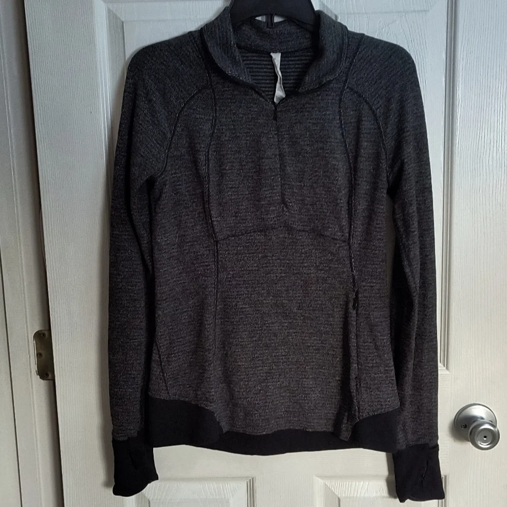 Lululemon Runderful 1/2 Zip Size 8